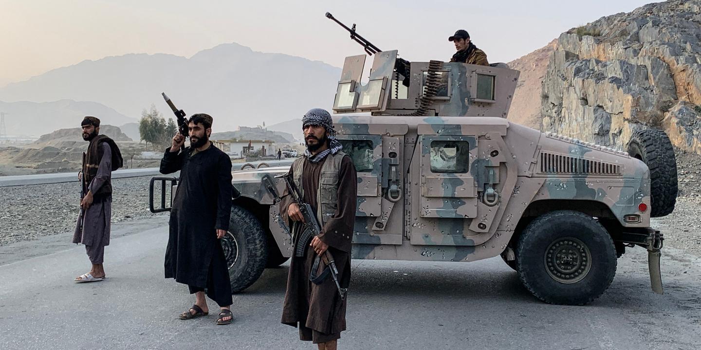 Escalade militaire entre le Pakistan et l'Afghanistan : frappes aériennes et déclarations belliqueuses