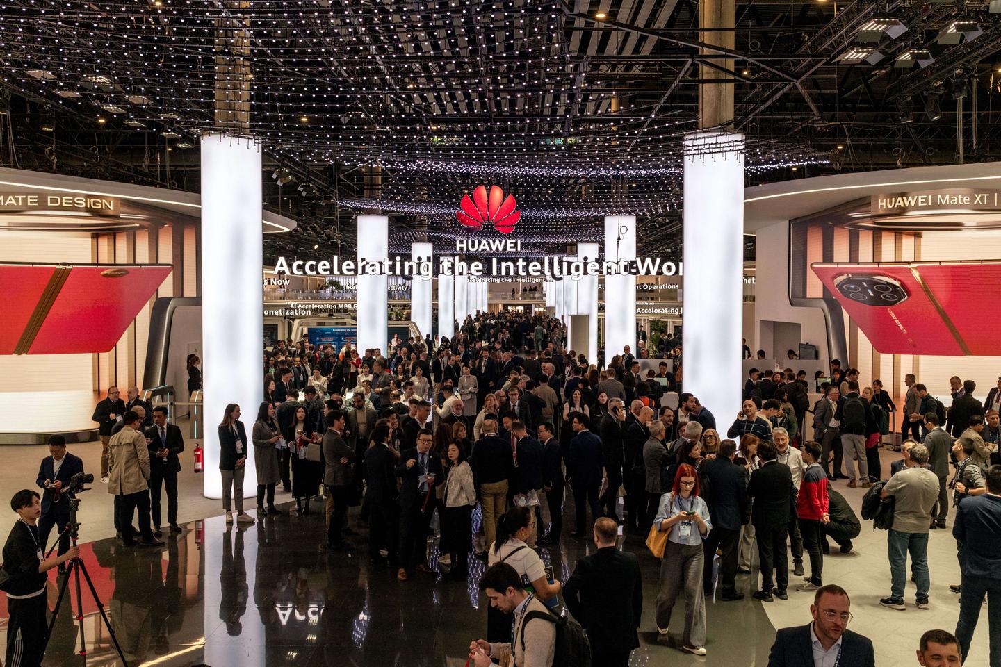 Le salon de la téléphonie mobile de Barcelone, miroir économique des tensions géopolitiques