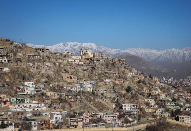 Vue générale de maisons résidentielles sur une colline, à Kaboul, en Afghanistan, le 28&nbsp;février 2026. 