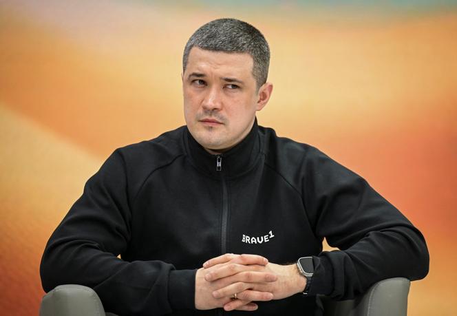 Mykhaïlo Fedorov, ministre de la défense ukrainien, lors d’une conférence de presse, à Kiev, le 28 février 2026.