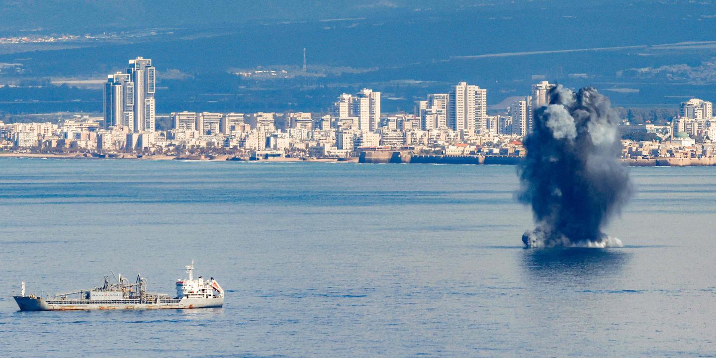 les gardiens de la révolution confirment avoir ciblé la marine américaine à Bahreïn, des explosions également entendues à Riyad, Doha et Abou Dhabi