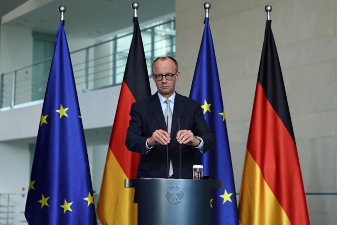 Le chancelier allemand, Friedrich Merz, s’exprime sur la situation au Moyen-Orient après les frappes israéliennes et américaines contre l’Iran, à la chancellerie à Berlin, le 1ᵉʳ&nbsp;mars&nbsp;2026.