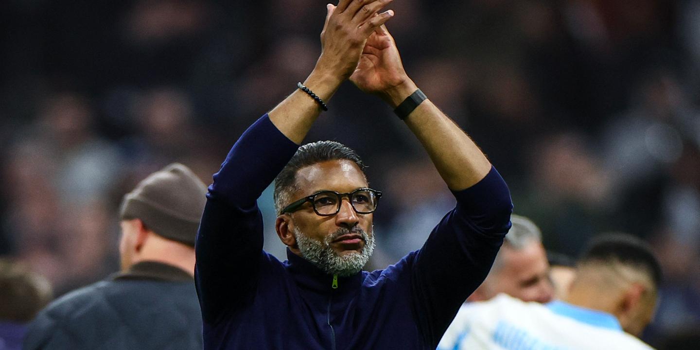 Habib Beye exulte après la victoire épique de l'OM contre Lyon au Vélodrome