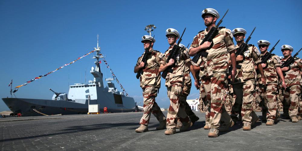 Lors d’une cérémonie militaire à la base navale française d’Abou Dhabi, le 24 novembre 2019. - CHRISTOPHER PIKE/REUTERS