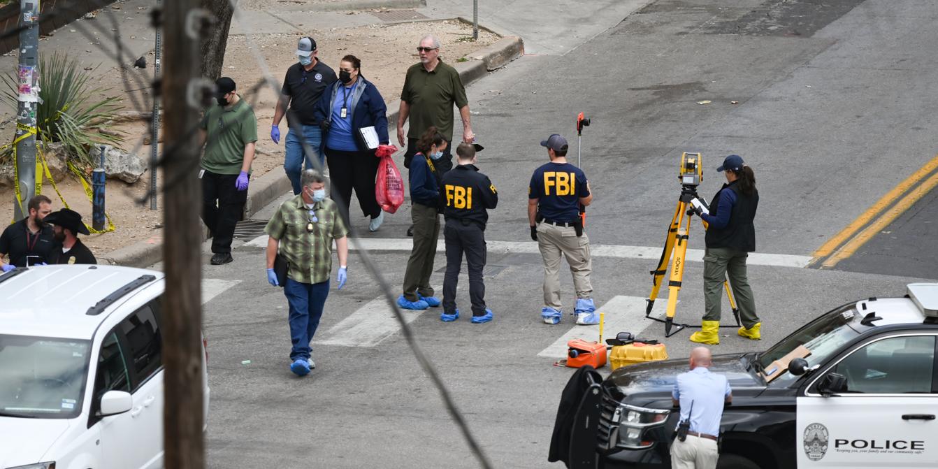 Etats-Unis : deux personnes tuées par un tireur à Austin, le FBI évoque un « acte de terrorisme » Kép