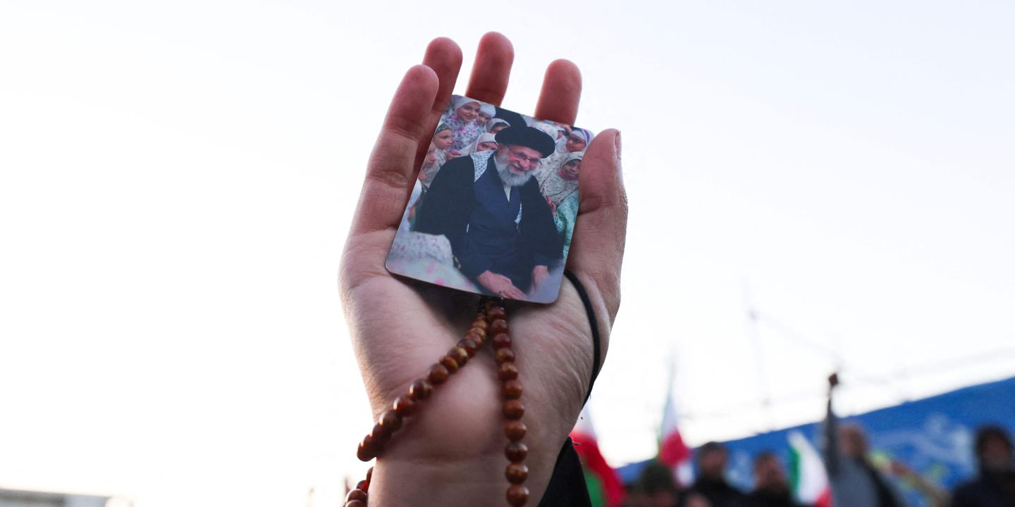 Iran : après la mort d’Ali Khamenei, comment va se dérouler la succession du Guide suprême ?