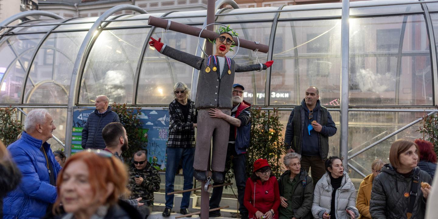 Victoire de Vucic aux municipales serbes, contestée par l'opposition et l'UE