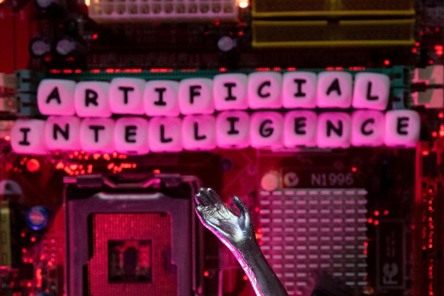 Comment les entreprises profitent de l’usage dissimulé de l’intelligence artificielle au travail
