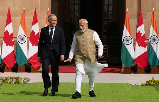 Le premier ministre canadien, Mark Carney et le premier ministre indien, Narendra Modi, à New Delhi, le 2 mars 2026.