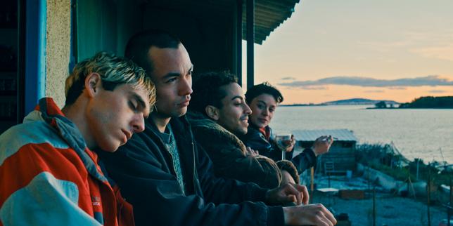 Avec « Nino dans la nuit », le cinéaste Laurent Micheli dresse le portrait d’une jeunesse en rade, noyant ses galères dans la drogue et les fêtes