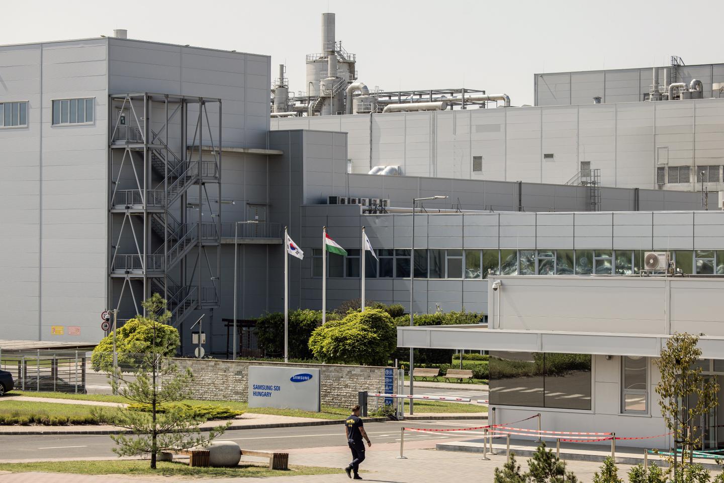 En Hongrie, une usine de batteries géante pollue la campagne de Viktor Orban