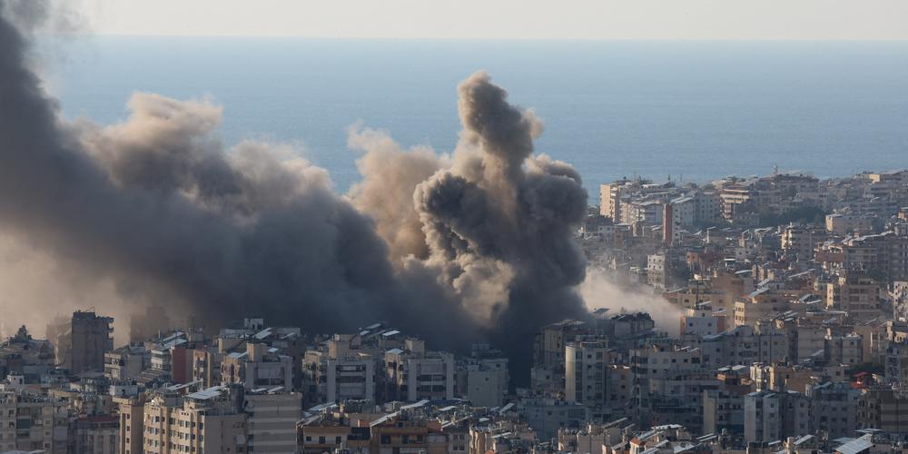 Après un bombardement israélien, dans la banlieue sud de Beyrouth, le 2 mars 2026. - MOHAMED AZAKIR/REUTERS