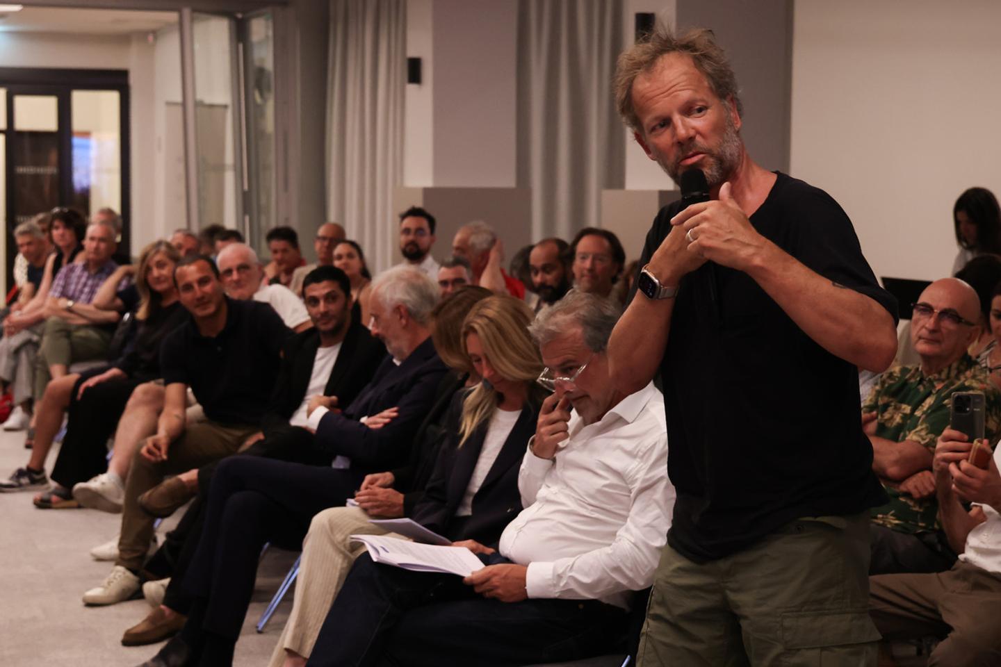 Matthieu Poitevin, architecte marseillais, suspendu de son poste d’enseignant après une plainte et plusieurs signalements pour violences sexistes et sexuelles