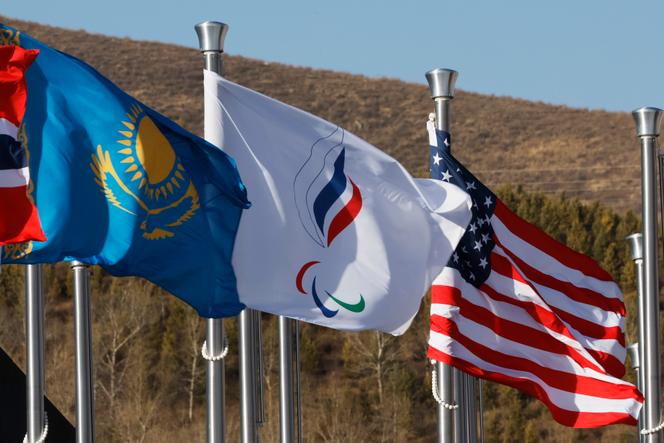 Le drapeau de la délégation russe aux Jeux paralympiques de Pékin, à Pékin, le 3 mars 2022.