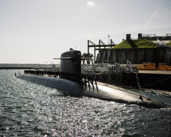 Un sous-marin nucléaire lanceur d’engins, sur la base opérationnelle de l’Île Longue, à Crozon (Finistère), le 2 mars 2026.