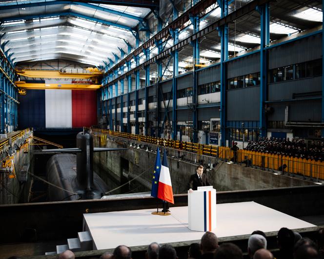 Emmanuel Macron, lors de son discours sur la doctrine nucléaire française, devant le sous-marin nucléaire «&nbsp;Le Téméraire&nbsp;», à la base opérationnelle de l’île Longue (Finistère), le 2&nbsp;mars&nbsp;2026.
