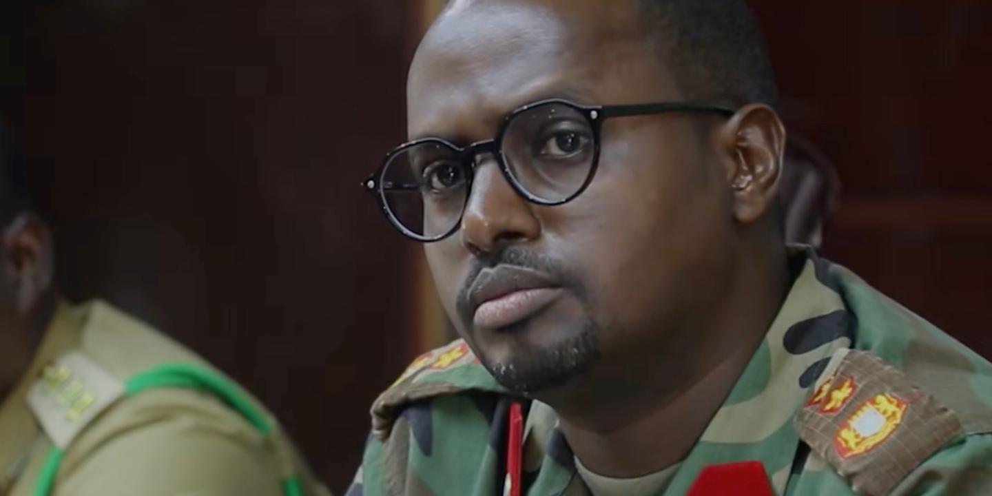 Le juge somalien Hassan Ali Nur Shuute divise l'opinion en diffusant ses procès sur TikTok