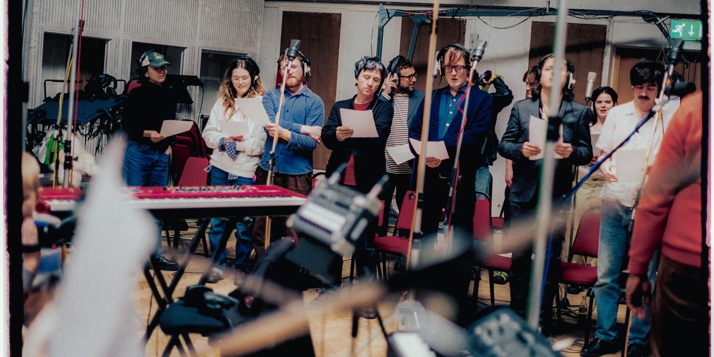 Help (2) : Arctic Monkeys et Fontaines D.C. reprennent le flambeau de l'album caritatif historique