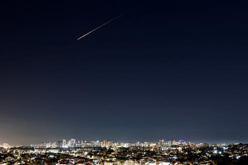 Un missile tiré depuis l’Iran est intercepté à Ashkelon (Israël), le 4 mars 2026.