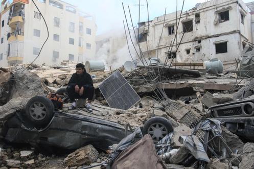 Les décombres d’un immeuble ciblé par une frappe aérienne israélienne la veille, à Saïda, au sud du Liban, le 4 mars 2026.