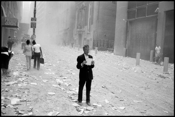 Après l’attentat contre le World Trade Center, à New-York, le 9 septembre 2001.