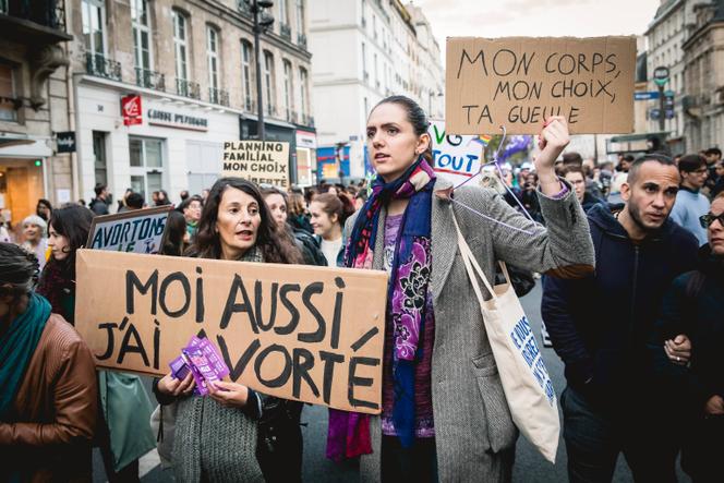 Diane Richard (à droite), lors d’une manifestation pour la défense du droit à l’avortement, à Paris, le 28&nbsp;septembre&nbsp;2022.
