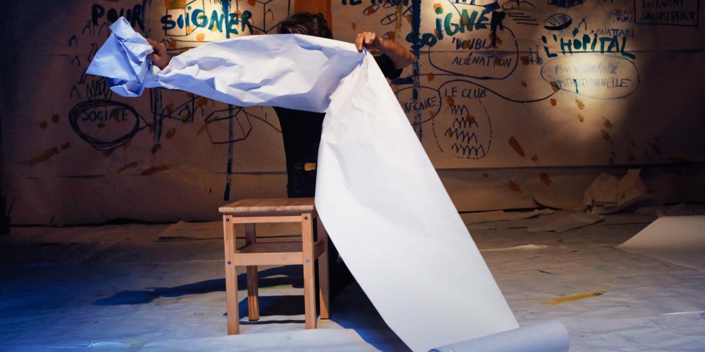 Pro Bono Publico : la psychiatrie française revisitée en performance artistique