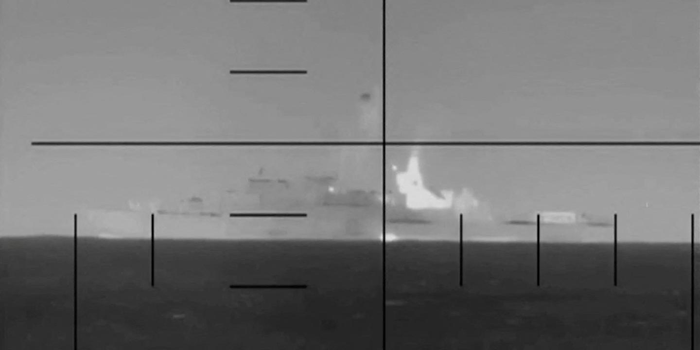 Un sous-marin américain coule une frégate iranienne dans l'océan Indien, 87 morts