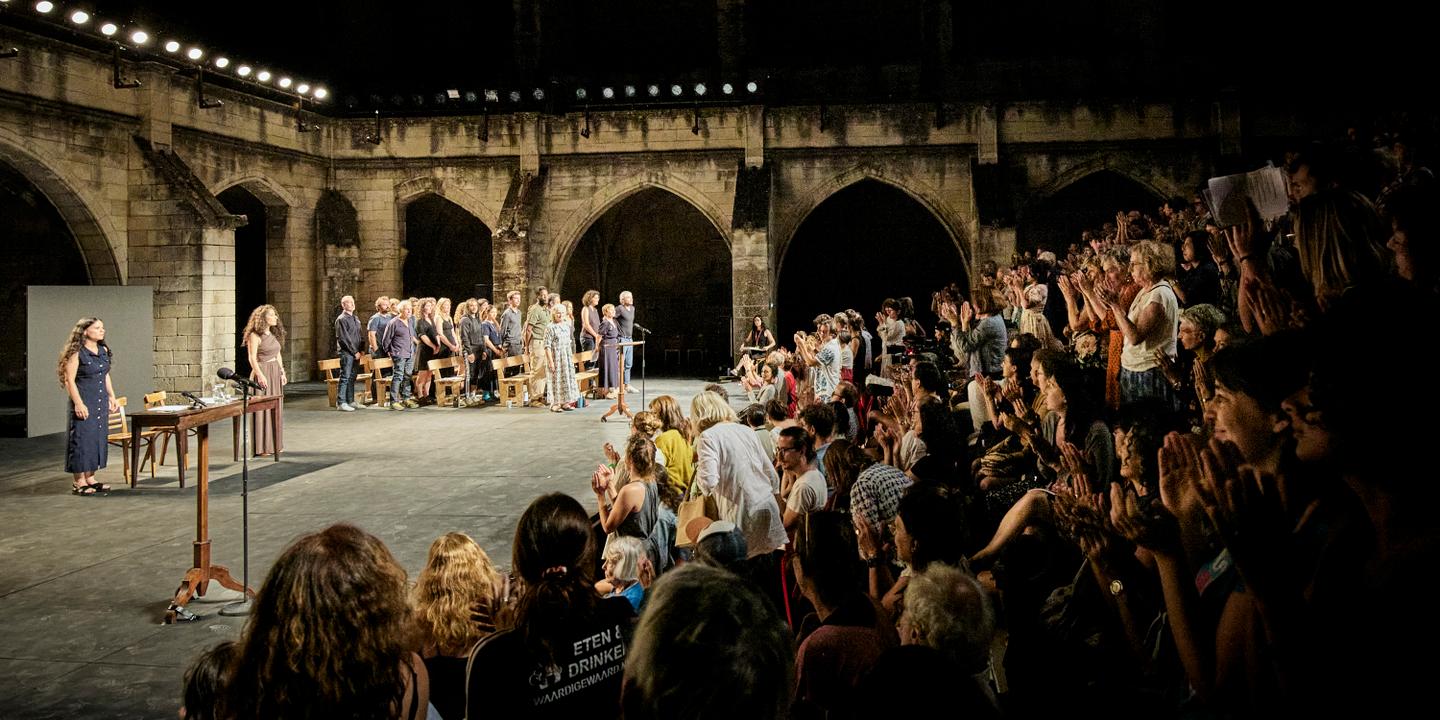 Le Procès Pelicot : comment le théâtre réinvente sa forme face aux violences sexuelles