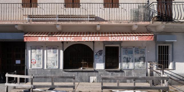 Eclairage public, ramassage des poubelles ou fermeture des bars… Quand le déclin des services du quotidien favorise l’extrême droite