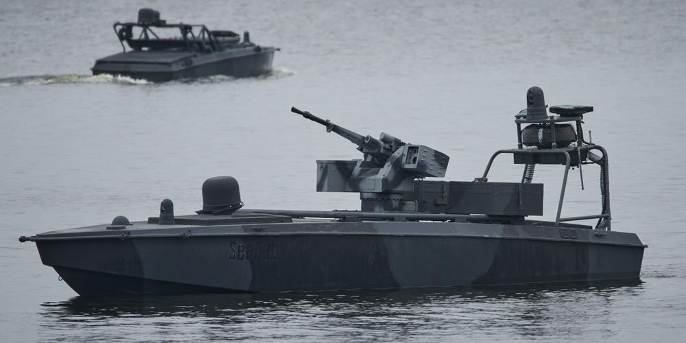 Des drones « Sea Baby », lors d’une démonstration des services de sécurité ukrainiens dans un lieu tenu secret en Ukraine, en octobre 2025. - EFREM LUKATSKY/AP