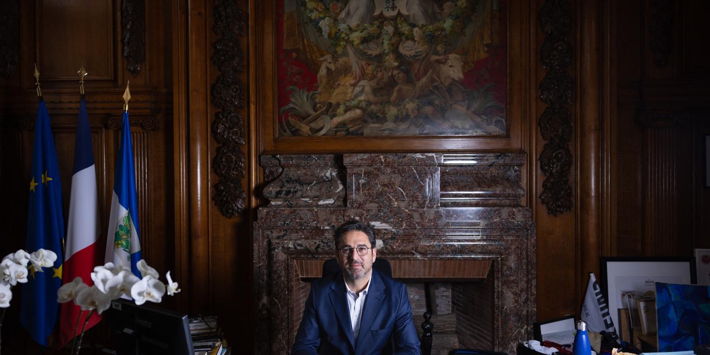 Arnaud Robinet, maire de Reims, face aux critiques après la démolition du pont Charles-de-Gaulle