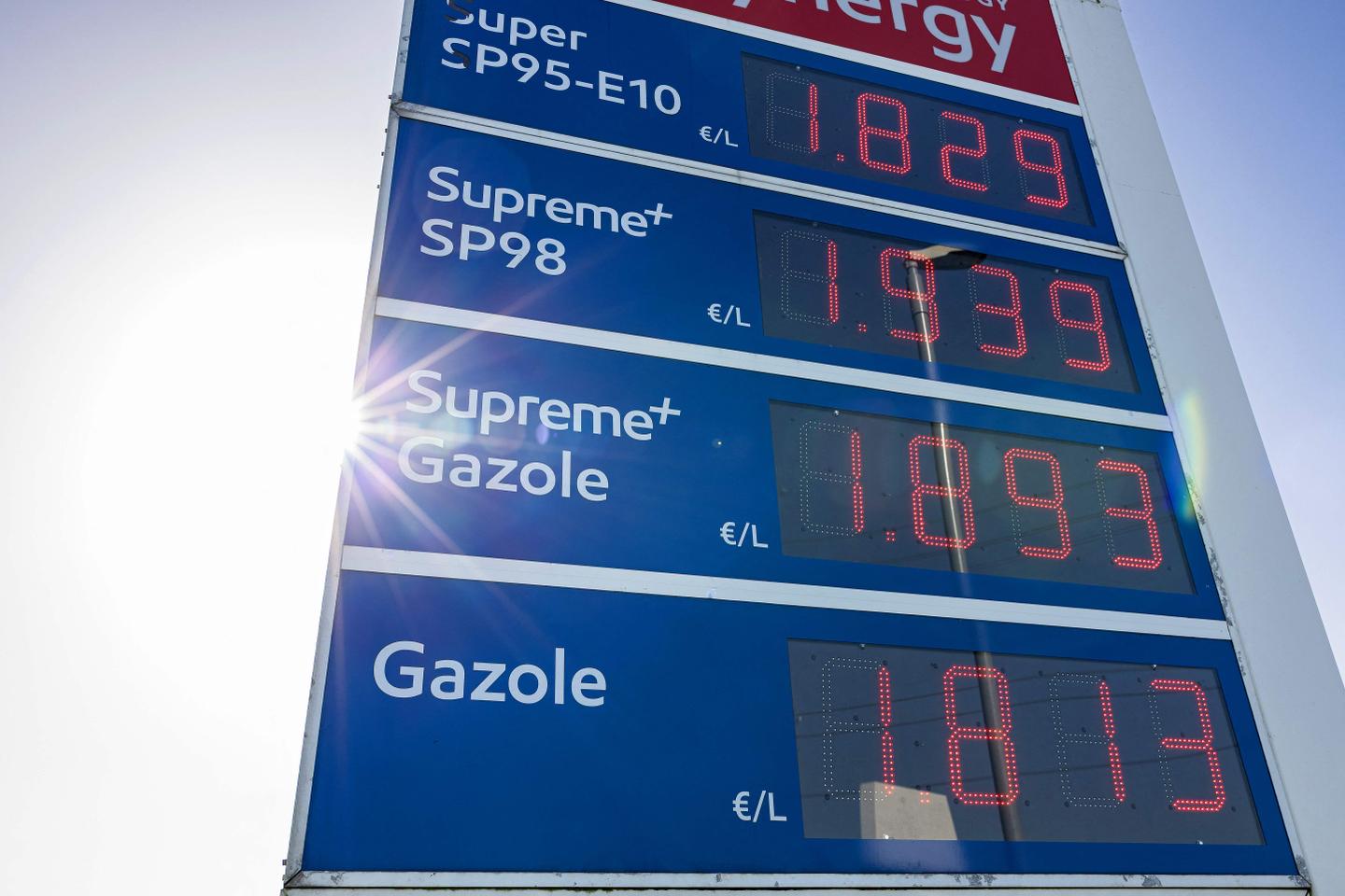 Carburants : une hausse de « 15 à 20 centimes sur le gazole » sur une semaine mais « pas de risque d’approvisionnement à court terme », selon le gouvernement