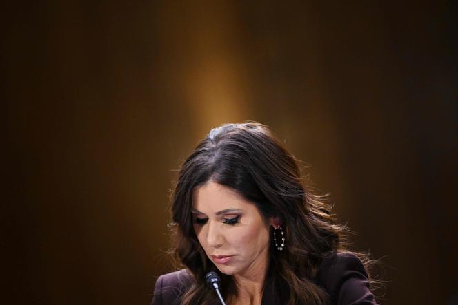 A secretária de Segurança Interna dos EUA, Kristi Noem, em Washington, 3 de março de 2026. 