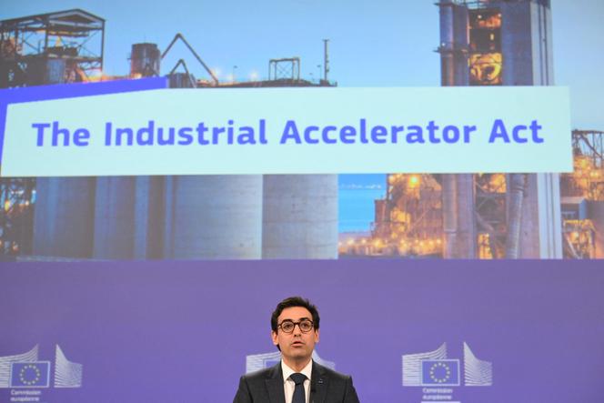 Stéphane Séjourné, lors de la présentation du projet de loi sur l’accélération industrielle, au siège de la Commission européenne, à Bruxelles, le 4 mars 2026. 