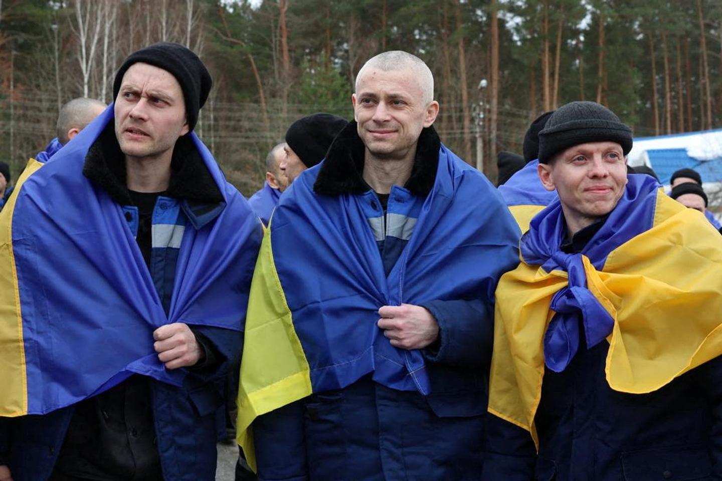 Guerre en Ukraine : 200 prisonniers de guerre échangés dans chaque camp