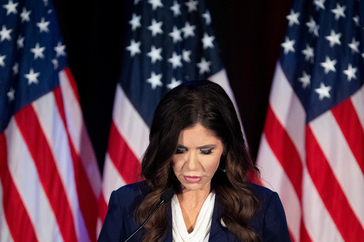 Kristi Noem congédiée par Donald Trump d’un département de la sécurité intérieure en crise et cerné par les scandales