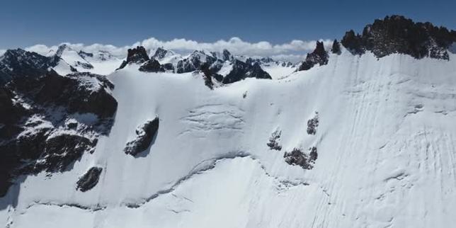 Nos conseils de documentaires à voir en replay : bonnes à tout faire, glaciologue, véto de campagne…