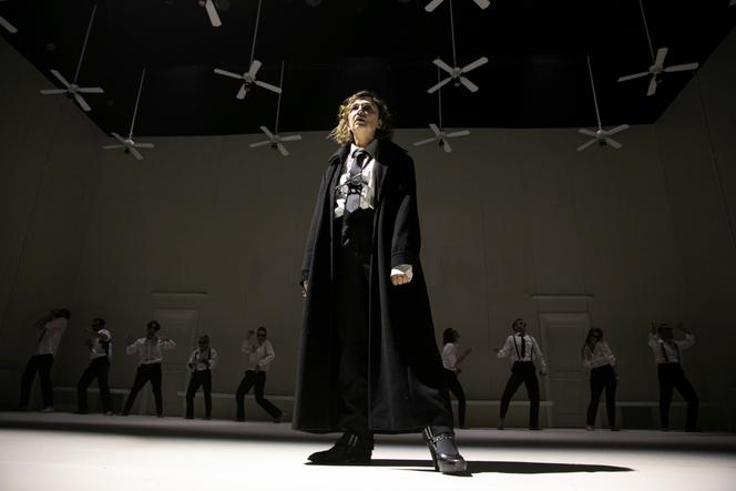 Evgenia Dodina (Richard), dans « Richard III », mis en scène par Itay Tiran, à Tel-Aviv (Israël), en septembre 2023.