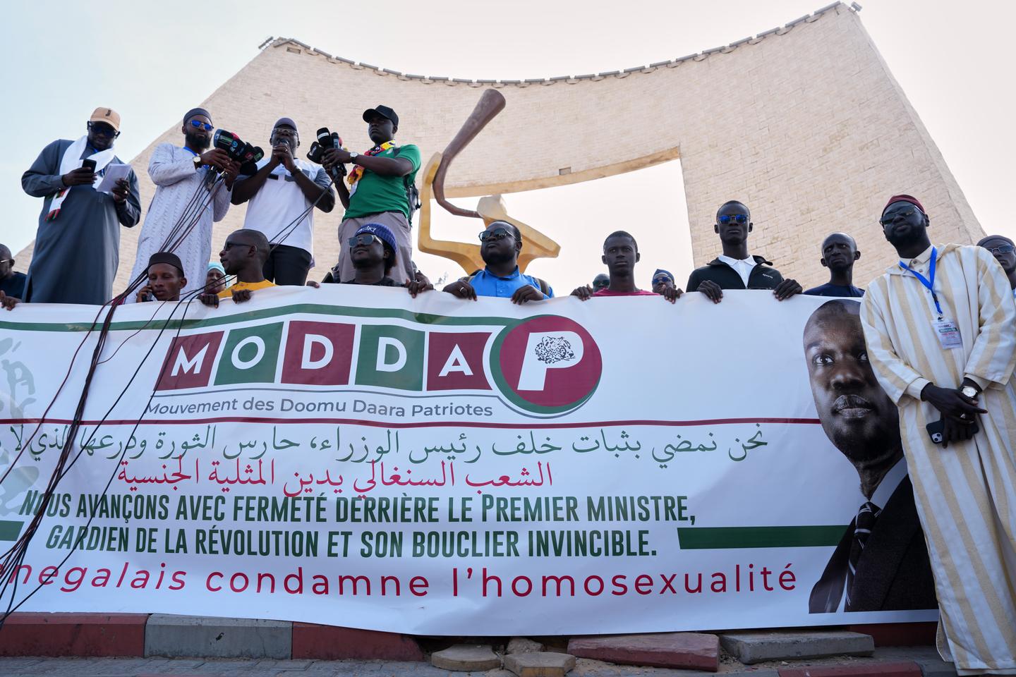 Le Sénégal adopte une loi réprimant plus sévèrement l’homosexualité au nom de la lutte contre l’influence occidentale