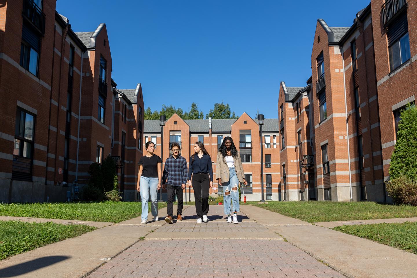 Avec la baisse du nombre d’étudiants étrangers, les universités canadiennes s’inquiètent pour leur avenir Avec la baisse du nombre d’étudiants étrangers, les universités canadiennes s’inquiètent pour leur avenir