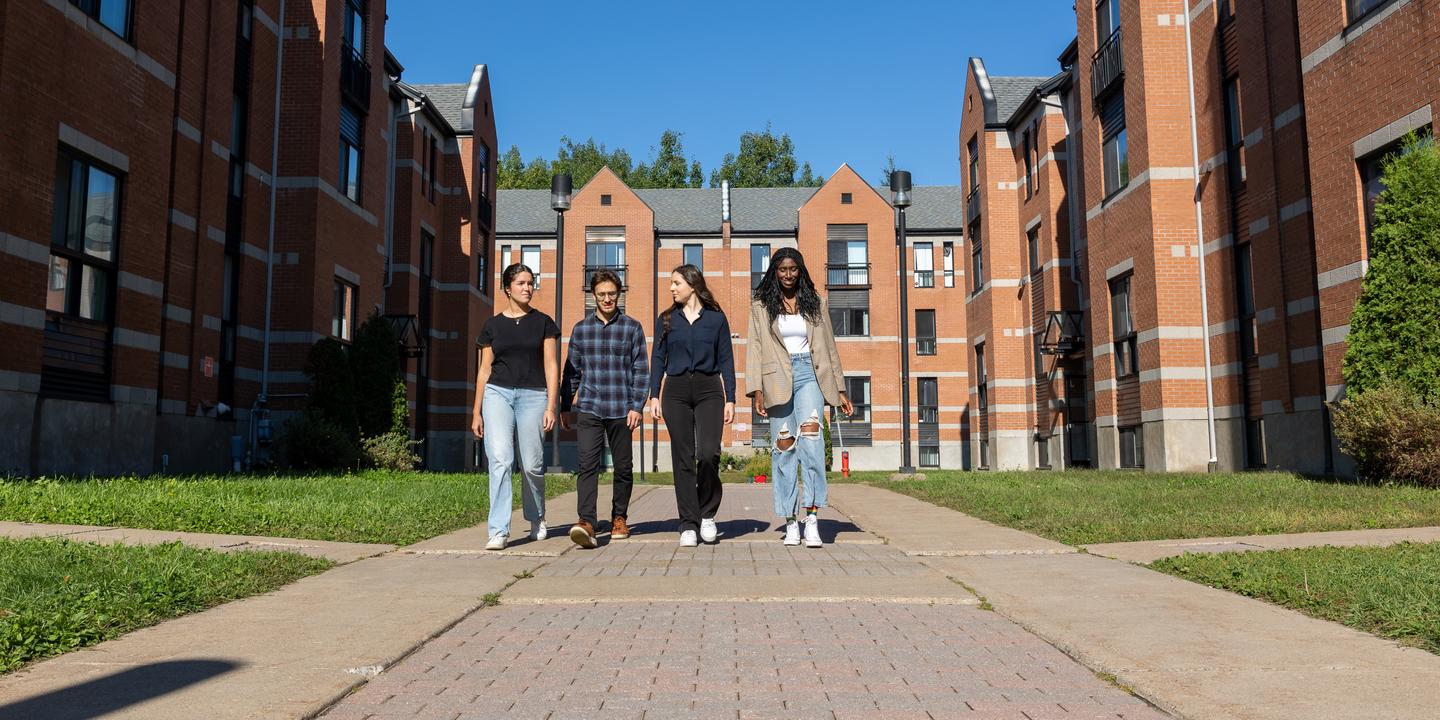 Les universités canadiennes inquiètes face à la baisse des étudiants étrangers