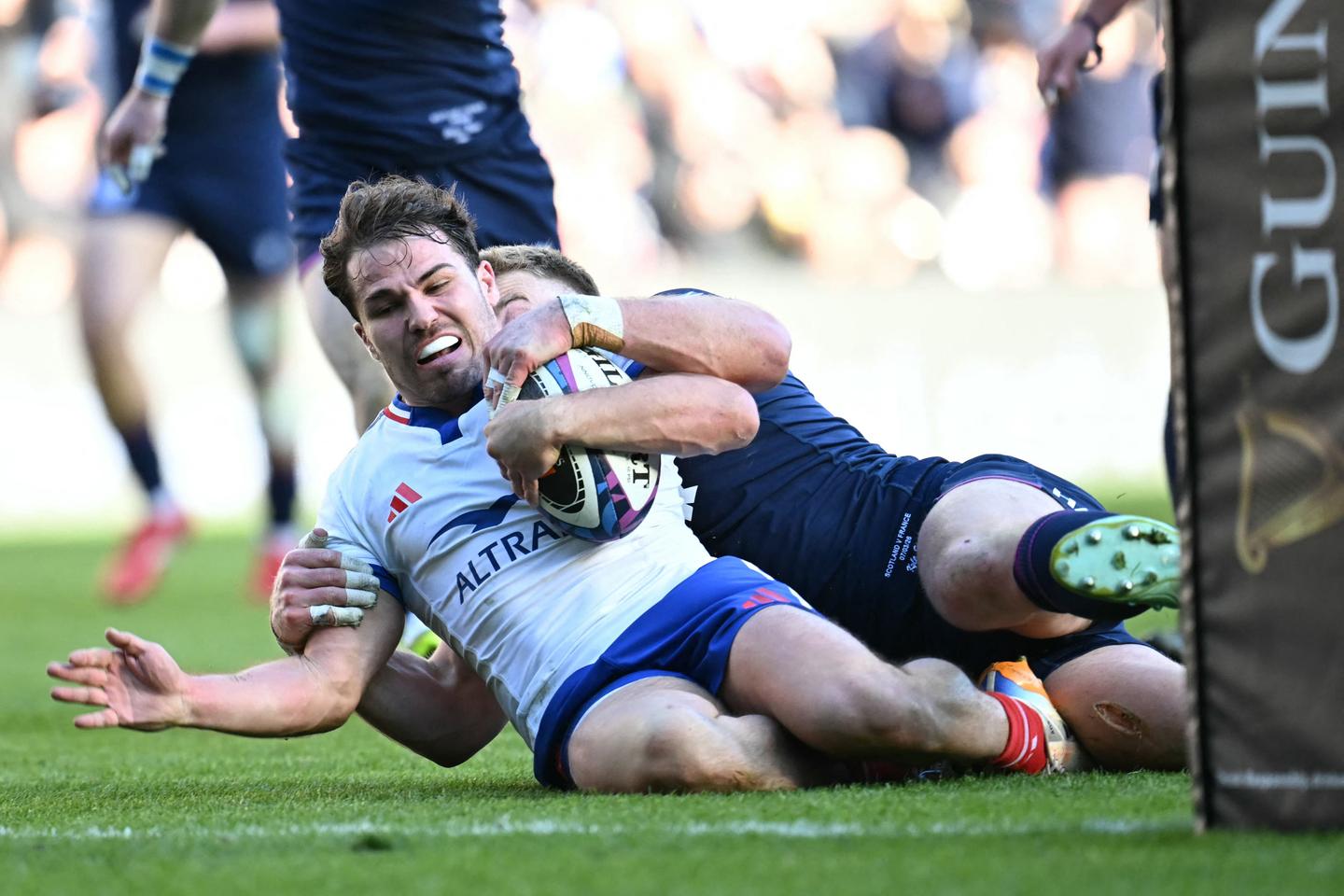 Six Nations: Scotland defeats France to reignite title fight