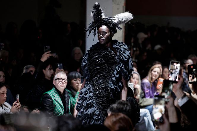 Comme des garçons, collection automne-hiver 2026-2027, présentée à Paris, le 7 mars 2026.