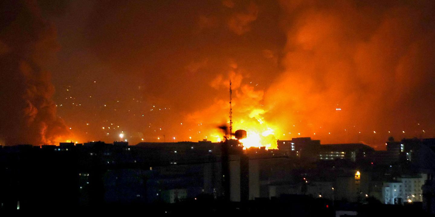 Israël a lancé « une vague de frappes de grande ampleur » sur Téhéran, après une salve de missiles tirée d’Iran