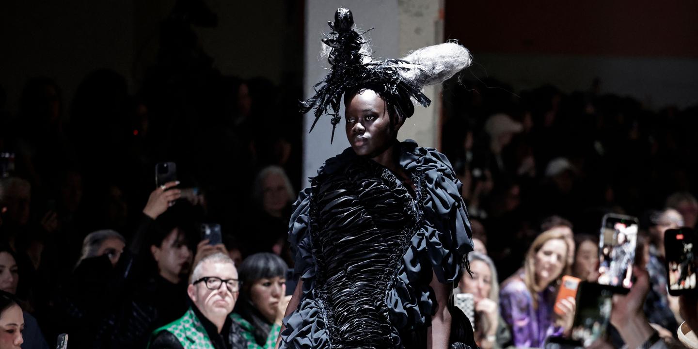 La Fashion Week de Paris défie les conventions avec des créations audacieuses