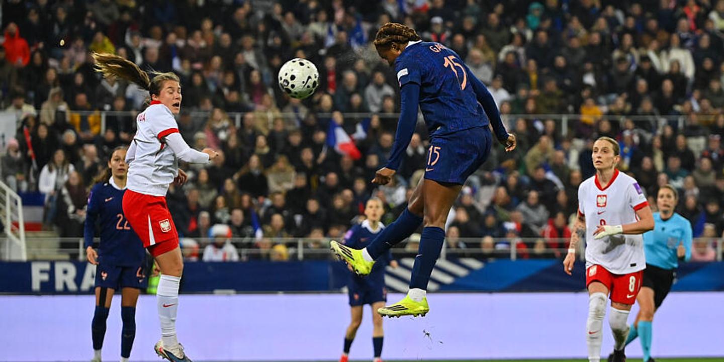 Les Bleues dominent la Pologne mais des failles défensives persistent