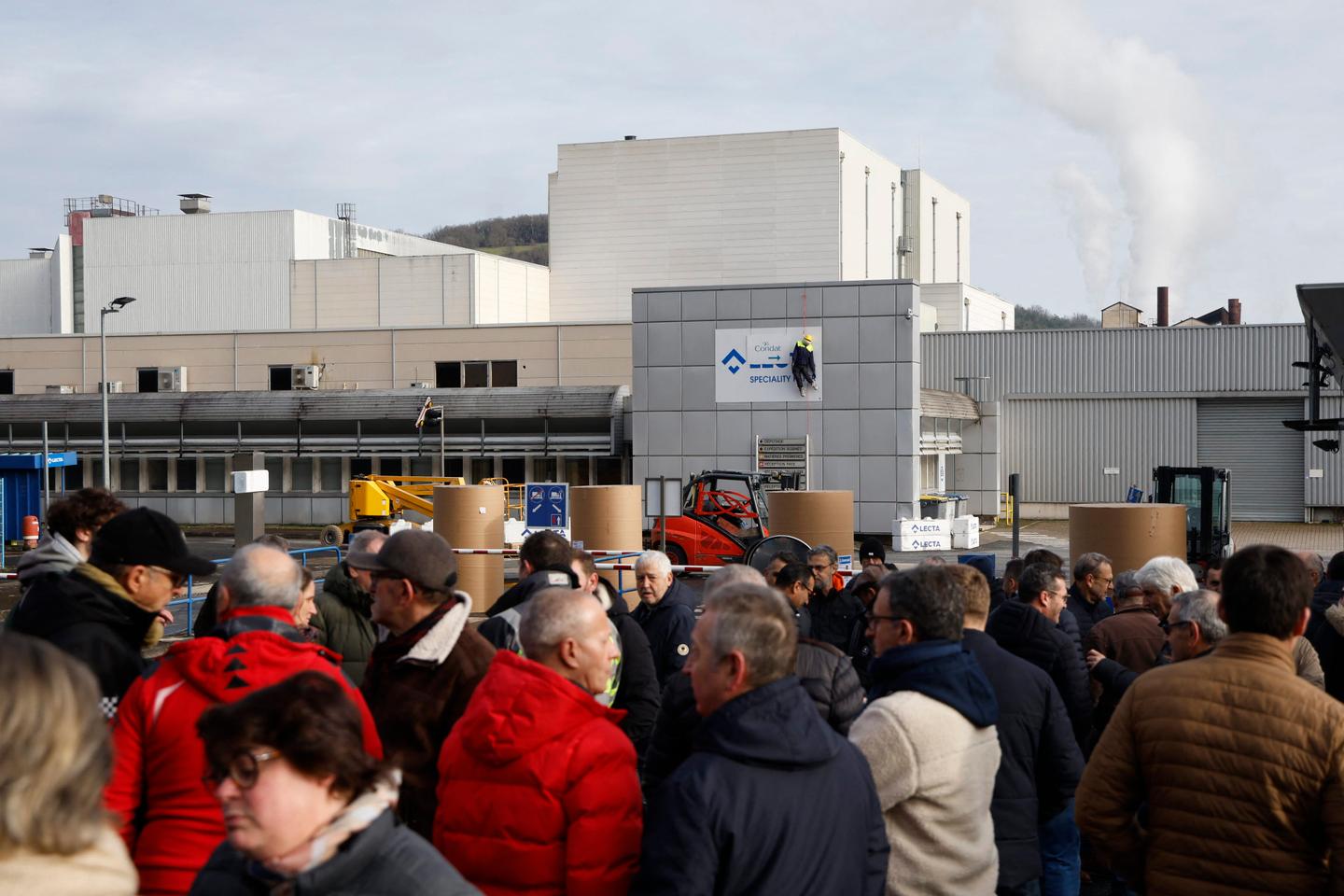 « C’est difficile d’admettre qu’il ne se fera bientôt plus de papier ici » : en Dorgogne, les Papeteries de Condat reprises par le groupe français SPB « C’est difficile d’admettre qu’il ne se fera bientôt plus de papier ici » : en Dorgogne, les Papeteries de Condat reprises par le groupe français SPB