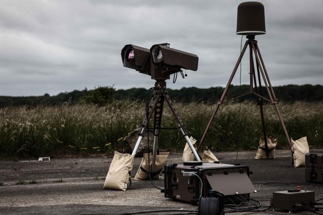 Lors d’une présentation par Thales du système Parade, à Brétigny-sur-Orge (Essonne), le 27&nbsp;mai&nbsp;2025.