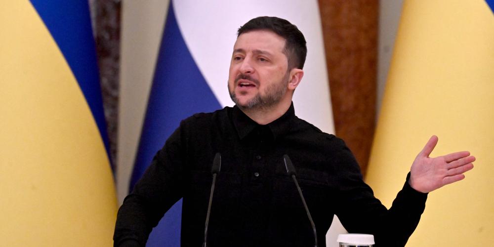 Le président ukrainen, Volodymyr Zelensky, à Kiev, le 8 mars 2026. - SERGEI SUPINSKY/AFP